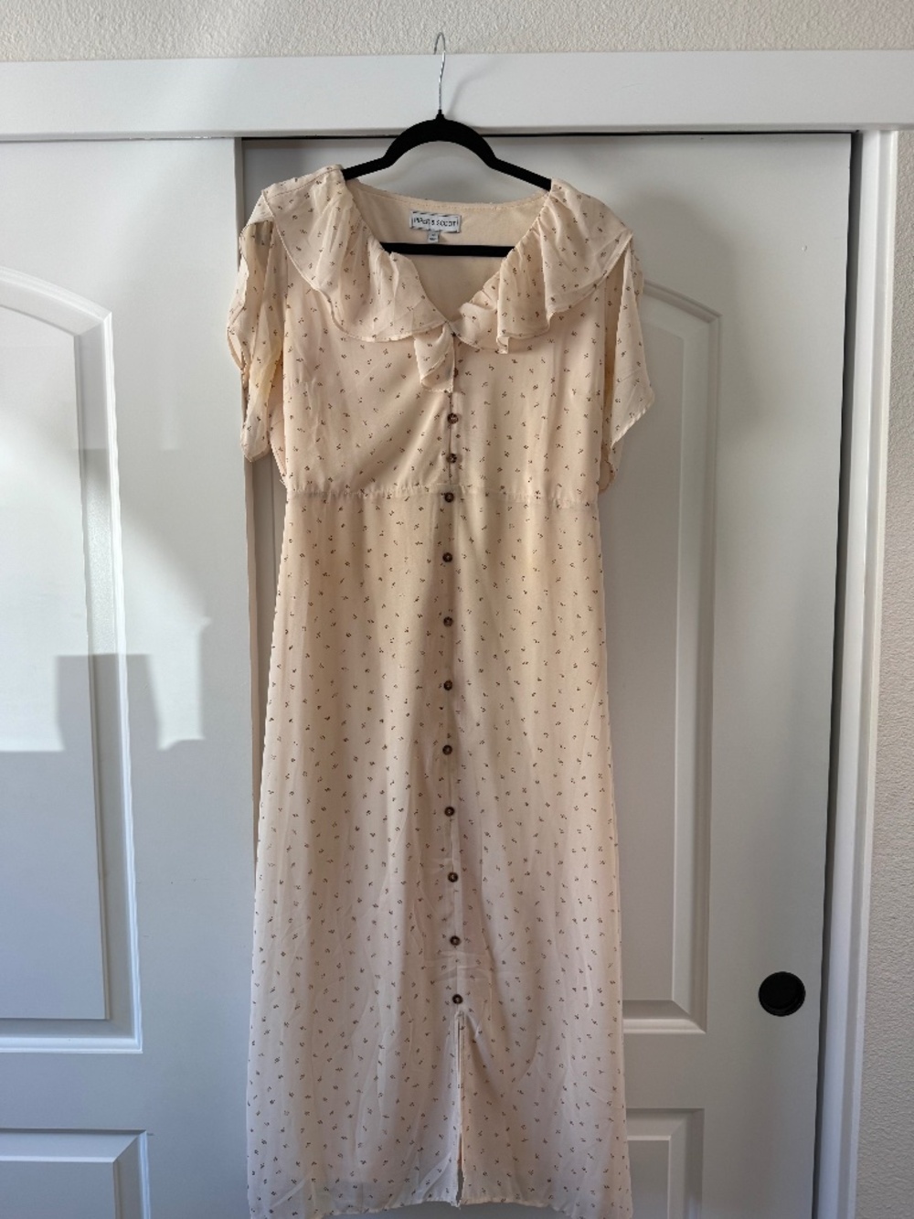 Piper and scoot cream floral leaf midi dress with ruffle collar and sleeves